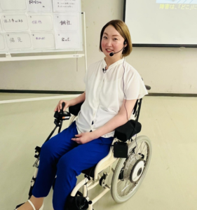 須田　有美